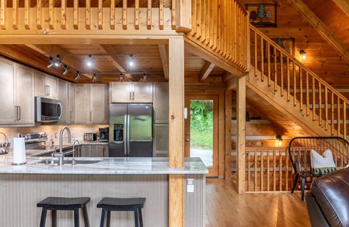 Boone Cabina | MountainTime - Pet Friendly Log Cabin in Valle Crucis with Views, Firepit, & Hot Tub!