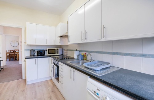 Finchley Church End Apartamento | Mountfield Rd 2A - 3 Bedroom and 1 Bathroom Apartment in Mountfield with Parking