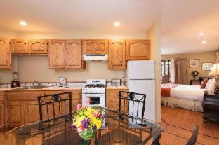 Tahoe Vista Complejo | Mourelatos Lakeshore Resort