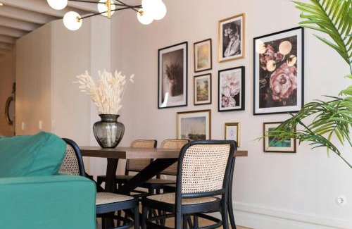 Centro / Baixa Apartamento | Mouzinho Luxury 3BR Flat l 5 min Walk to Ribeira by Lovelystay