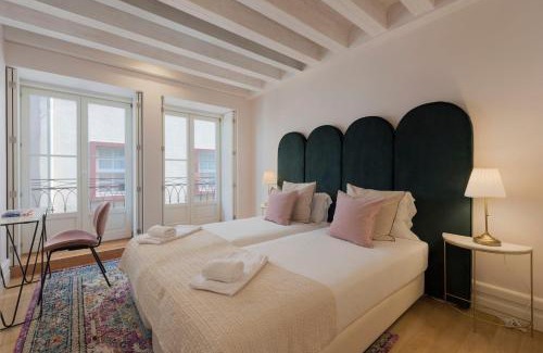 Centro / Baixa Apartamento | Mouzinho Luxury 3BR Flat l 5 min Walk to Ribeira by Lovelystay