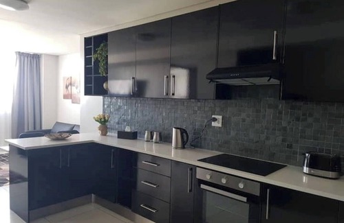 Windhoek West Apartamento | Movics Modern Apartment Located in the City Center