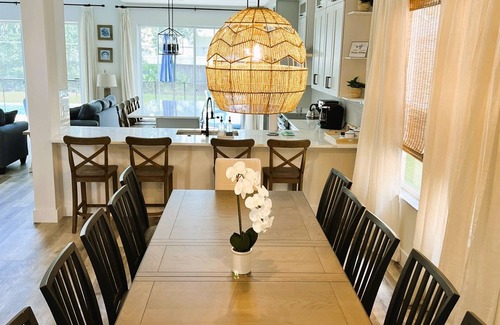 Indian Point Casa | Movie & Game rooms, Private pool with Sunshelf and Tesla Charger