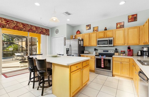 West Kissimmee Villa | Movie Magic House: piscina / spa del sur, complejo privado, habitaciones temáticas para niños.