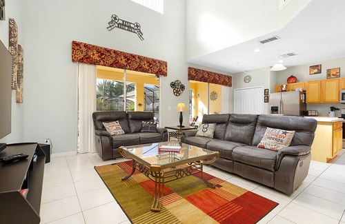 West Kissimmee Villa | Movie Magic House: piscina / spa del sur, complejo privado, habitaciones temáticas para niños.