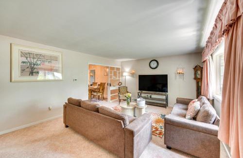 Sinking Spring Casa | Movie Room and Home Gym Sinking Spring Home!