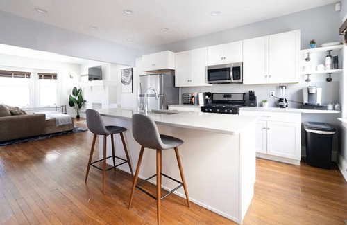 Hough Casa | Movie Theater Gem Near Cleveland Clinic & CWRU!