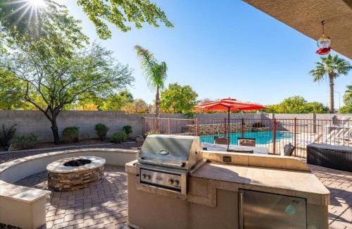 Rovey Farm Estates Casa | Movie Theater Pool Arcade Fire Pit