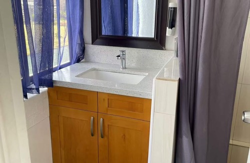 Waikiki Condominio | Movie theme studio in wonderful Honolulu