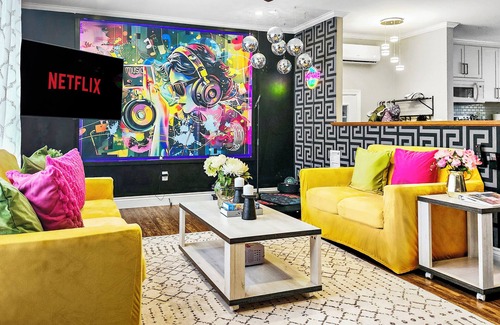 South Bruce Peninsula Casa | Movie Themed House with mini-Arcade & Hot Tub
