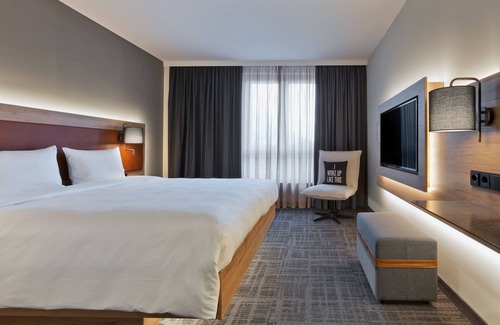 Gesundbrunnen Hotel | MOXY Berlin Humboldthain Park