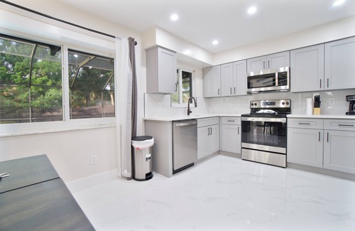Casselberry Casa | Moxy Luxe - Charming 4-bedroom house with AC and WiFi in delightful Casselberry