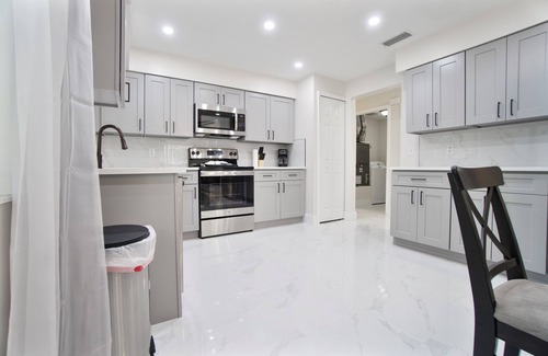 Casselberry Casa | Moxy Luxe - Charming 4-bedroom house with AC and WiFi in delightful Casselberry