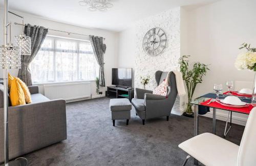 Redbridge Apartamento | MOYDOM Cosy Apt sleeps 4 with self breakfast & carpark