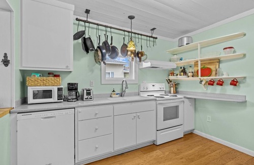 Harkers Island Casa | Mr. Bennie's Cafe 2 Bedroom Home by RedAwning