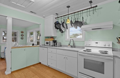 Harkers Island Casa | Mr. Bennie's Cafe 2 Bedroom Home by RedAwning
