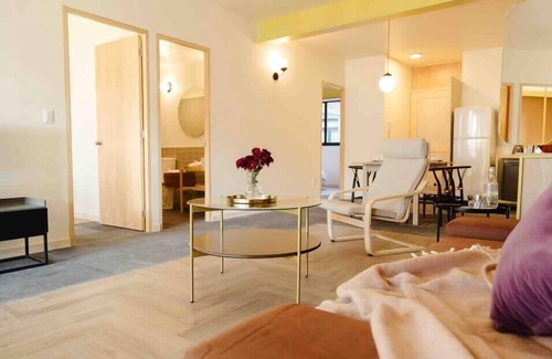Zona Rosa Apartamento | Mr. W | Roma PH with Balcony next to Cibeles | 2BR