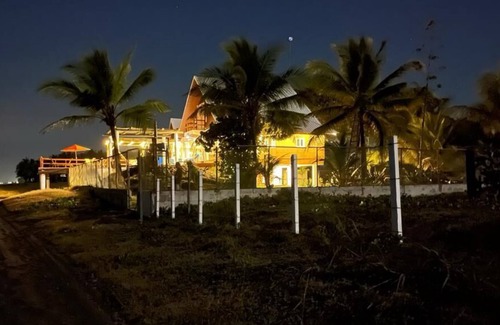 Monterrico Casa | MR061 Beautiful Beach House