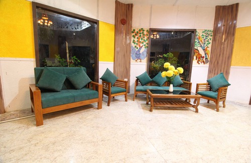 Khatia Complejo | Mridu Kishore Resort