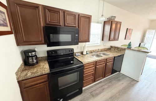 Myrtle Beach Cabaña | MRV73, cabaña de 3 dormitorios, 1 cuadra de la playa!