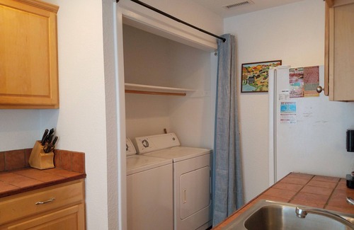 Ocracoke Casa | Sra. Joy Bell: Se admiten mascotas, cubiertas, porches seleccionados, vista al agua distante