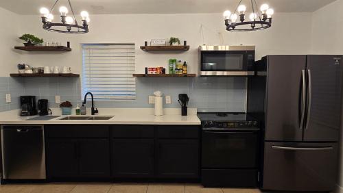 Encanto Apartamento | *Msg for 5%off*2Bed1Bath KingBeds House MidtownPHX