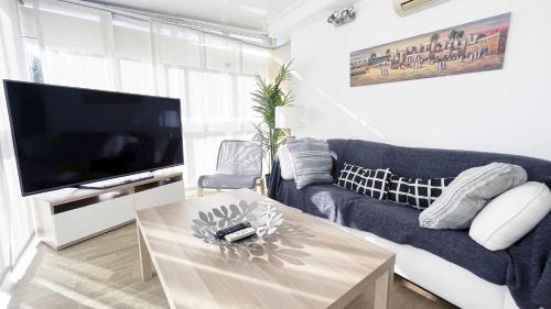 Playas del Palo Apartamento | Mshome Primera Línea en Málaga
