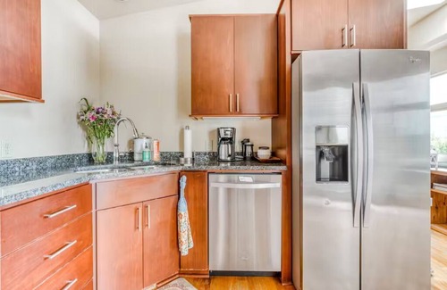 Hood River Casa | Mt. Adams View, Trails, River View, Pets OK, Walkable to Downtown