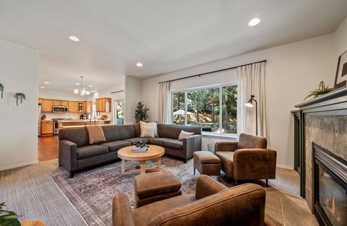 Westbrook Meadows Casa | Mt. Bachelor Retreat! Hot tub, game room, family suite - great for large groups!
