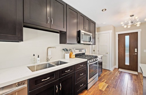 Mount Helix Complejo | Mt. Helix Resort + Heated Pool/Spa, Pickleball, Game and Movie Room, Amenities!