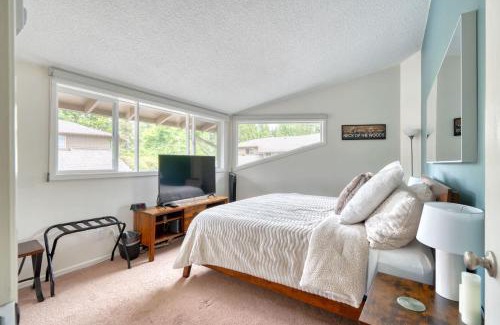Welches Casa | Mt Hood Village Condo - Cozy Retreat with Fireplace
