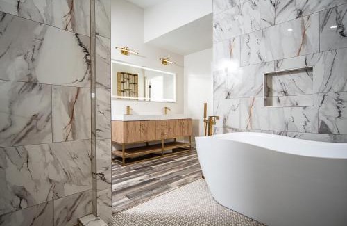 Liberty Casa | MT House Luxury Private Estate Experience 5 Acres 20 Min KCI Downtown KC