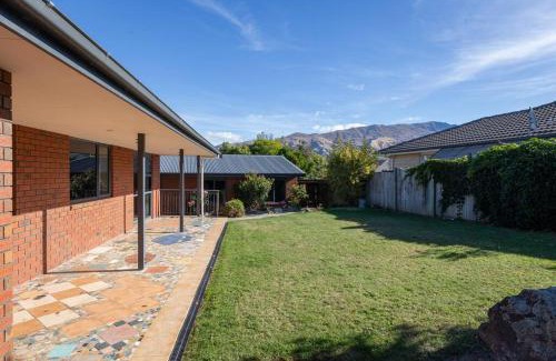 Wanaka Casa | Mt Iron Century Cottage