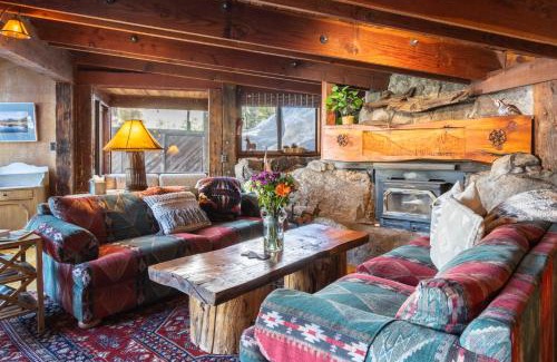 Olympic Valley Casa | Mt. Jola by AvantStay A 5-minute walk away to Palisades and lifts.