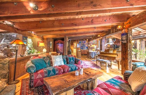 Olympic Valley Cabina | Mt. Jola by Avantstay Vintage Squaw Valley Perched Under The Tram!