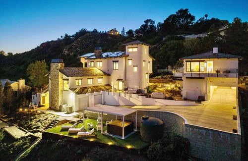 Malibu Casa | The Malibu Cloud House -> ¡Junto a la playa y con vistas al cielo y al océano!