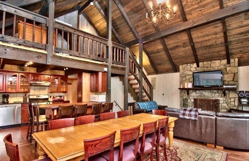 Pocono Pines Cabaña | ⛰⛵️⛱Mt. Maplewood Lodge❤️Seasonal Specials★1BR★Poconos★Hot⛷Tub★Game Rm★Pets+