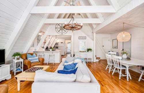 Charlevoix Casa | Mt McSauba A Frame Cottage