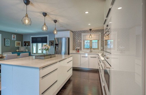 Mount Washington Casa | Mt Washington Oasis … minutes from stadiums w/ parking & 3 full baths !!