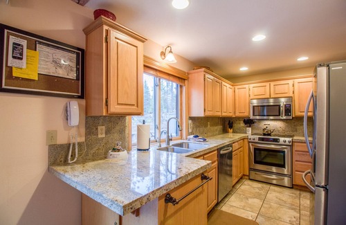Deer Park Casa | A / C, 4 habitaciones + Loft Home, terraza privada, Dog Loving, Family Loving - MTBA05