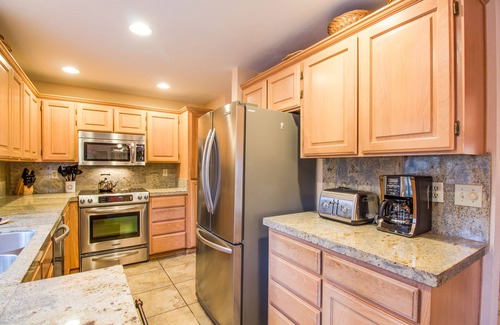 Deer Park Casa | A / C, 4 habitaciones + Loft Home, terraza privada, Dog Loving, Family Loving - MTBA05