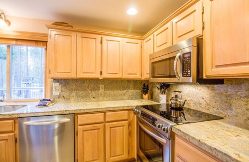 Deer Park Casa | A / C, 4 habitaciones + Loft Home, terraza privada, Dog Loving, Family Loving - MTBA05