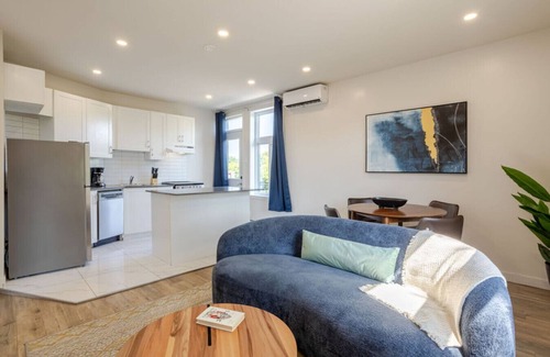 Cote-Des-Neiges—Notre-Dame-De-Grace Apartamento | MTL Retreat | Stylish 2B1B in NDG