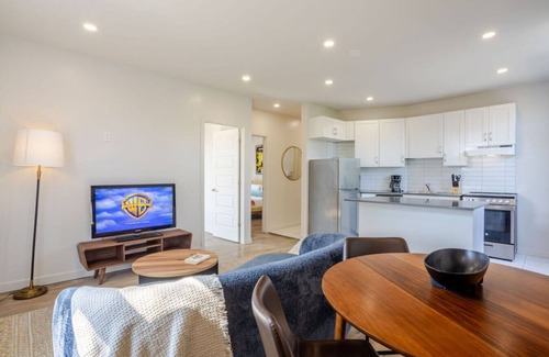 Cote-Des-Neiges—Notre-Dame-De-Grace Apartamento | MTL Retreat | Stylish 2B1B in NDG
