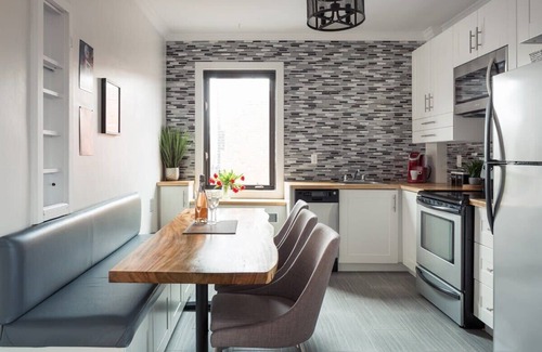 Plateau Mont Royal Apartamento | MTLVR #04 | Bright & Quiet, 3 BR, sunny terrace