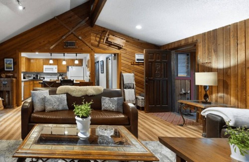 Welches Casa | MTN Cabin-Hot Tub-Fire Pit-Games-Sleeps 10!!