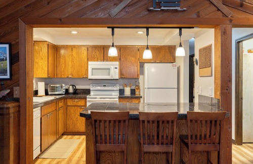 Welches Casa | MTN Cabin-Hot Tub-Fire Pit-Games-Sleeps 10!!
