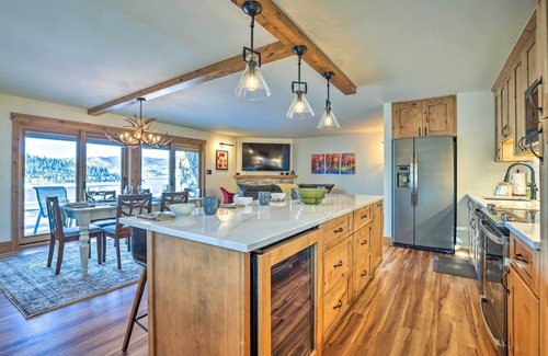Dillon Condominio | Mtn/Lake Views & 3 Mi to Skiing: Dillon Condo