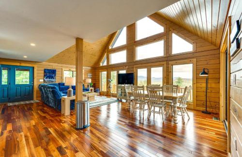 Conway Casa | Mtn-View Deck Scenic Conway Log Cabin!