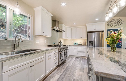 West Point Casa | Mtn-View Gem: Deck, Grill & Fire Pit in West Point